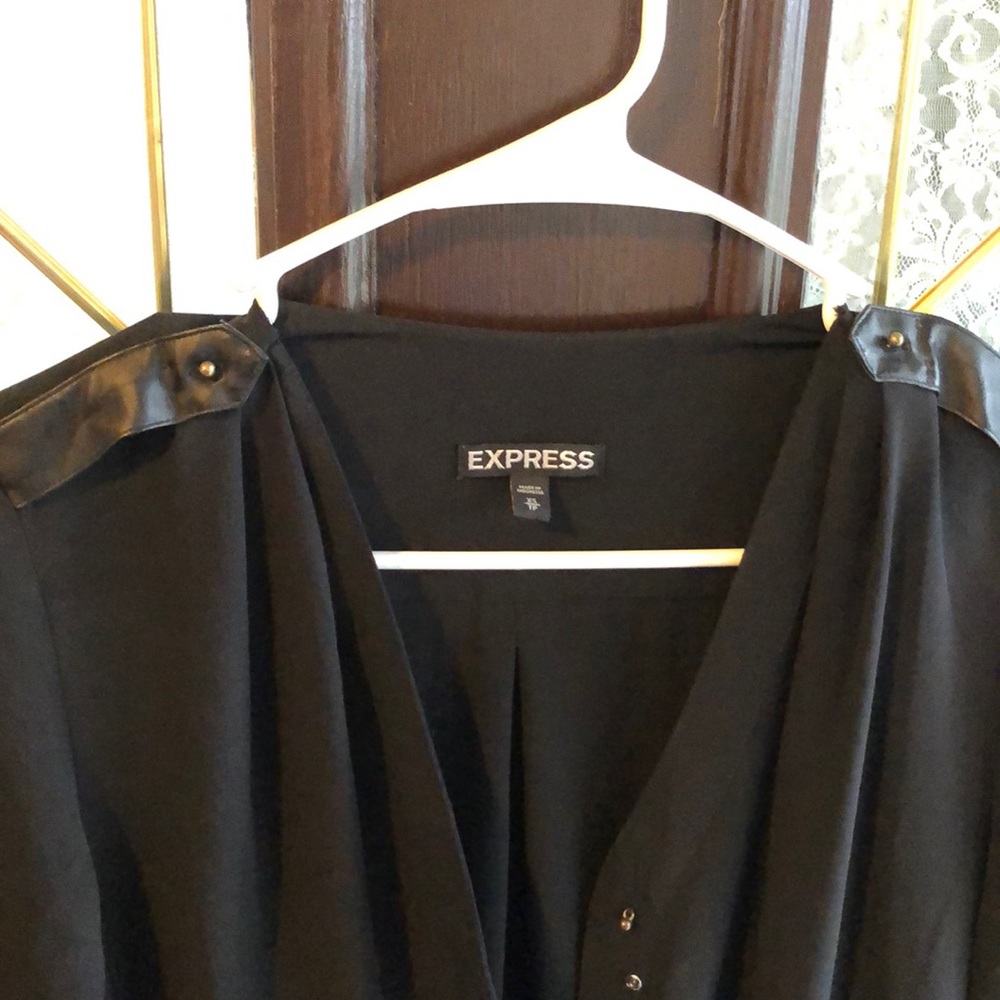 Black blouse - Picture 2 of 3